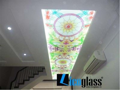 Kính nội thất đúc hoa văn